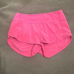 Lulu lemon 2.5 “ speed ups size 2 sonic pink